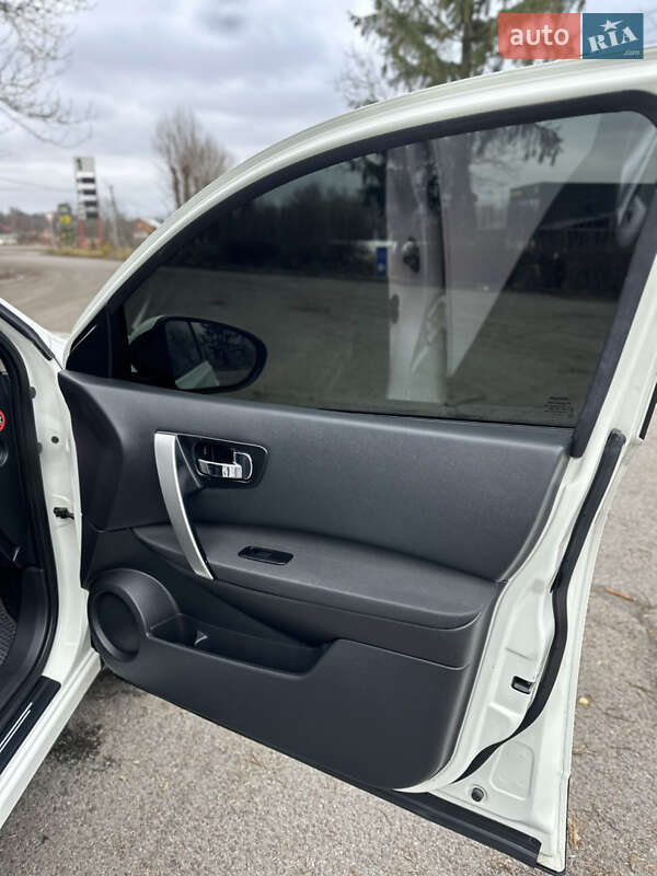 Внедорожник / Кроссовер Nissan Qashqai 2010 в Кицмани