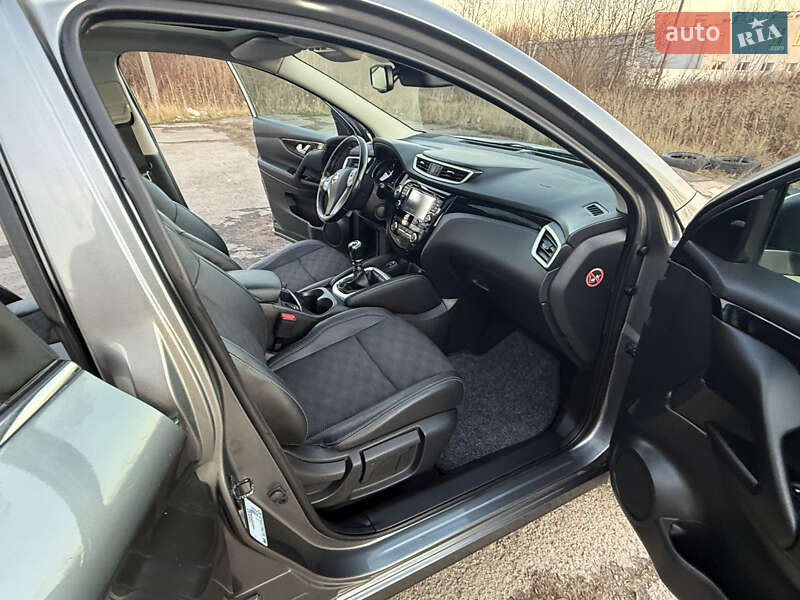Позашляховик / Кросовер Nissan Qashqai 2015 в Трускавці фото 63 Позашляховик / Кросовер Nissan Qashqai 2015 в Трускавці