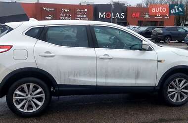 Внедорожник / Кроссовер Nissan Qashqai 2015 в Виннице