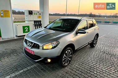 Позашляховик / Кросовер Nissan Qashqai 2012 в Стрию