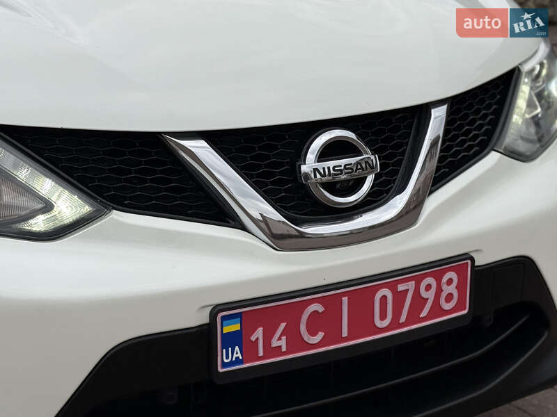 Позашляховик / Кросовер Nissan Qashqai 2015 в Стрию