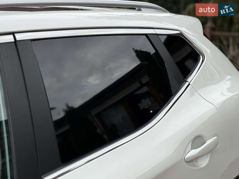 Позашляховик / Кросовер Nissan Qashqai 2015 в Стрию