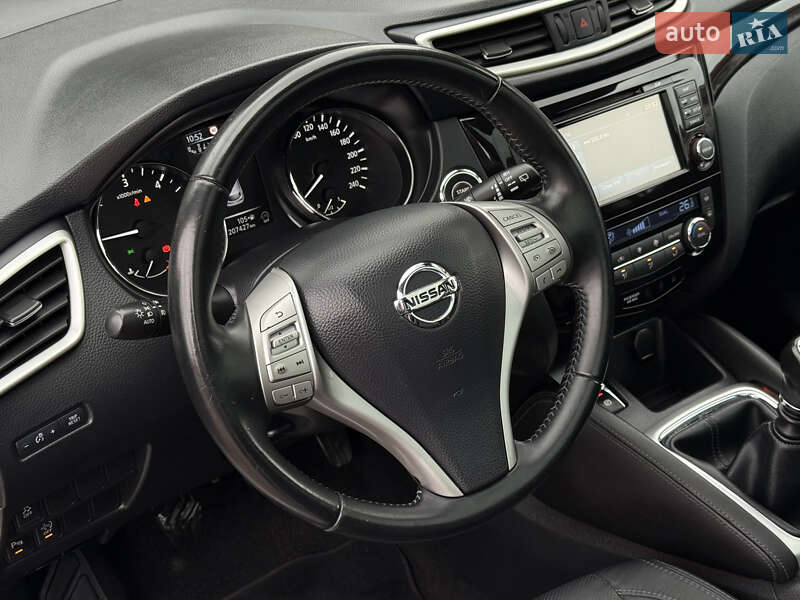 Позашляховик / Кросовер Nissan Qashqai 2015 в Стрию