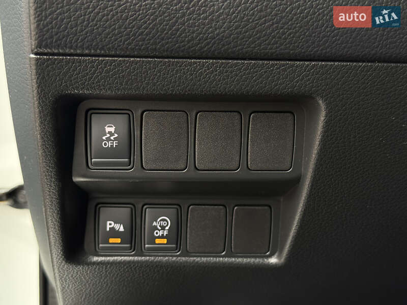 Позашляховик / Кросовер Nissan Qashqai 2015 в Стрию