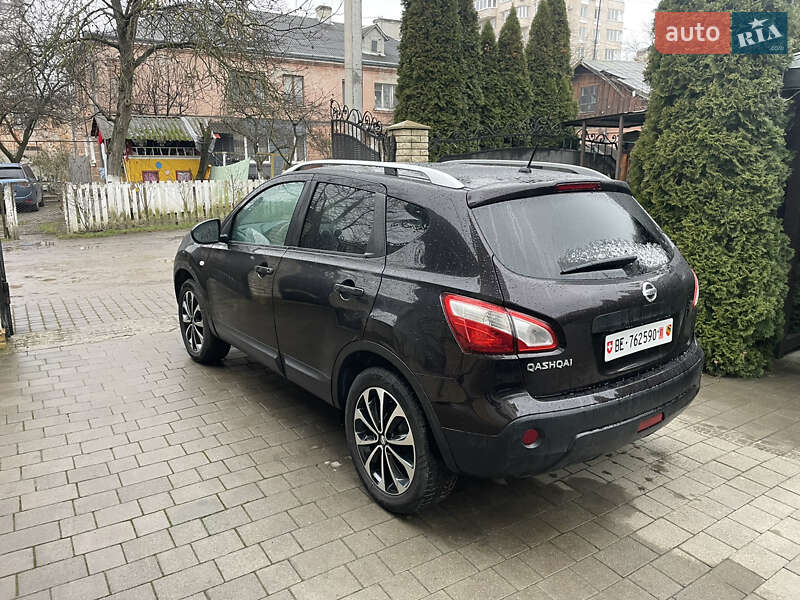 Внедорожник / Кроссовер Nissan Qashqai 2010 в Ивано-Франковске