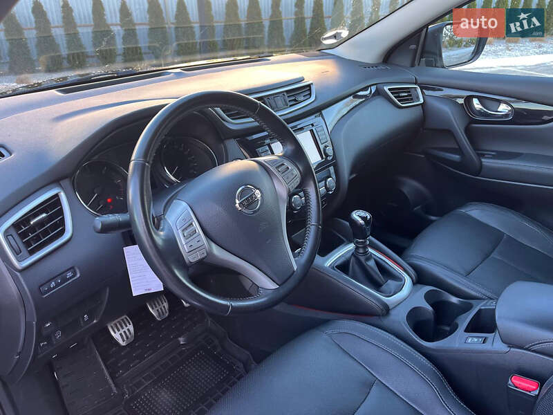 Внедорожник / Кроссовер Nissan Qashqai 2016 в Луцке