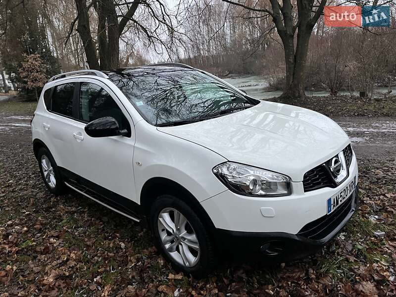 Внедорожник / Кроссовер Nissan Qashqai 2010 в Корце