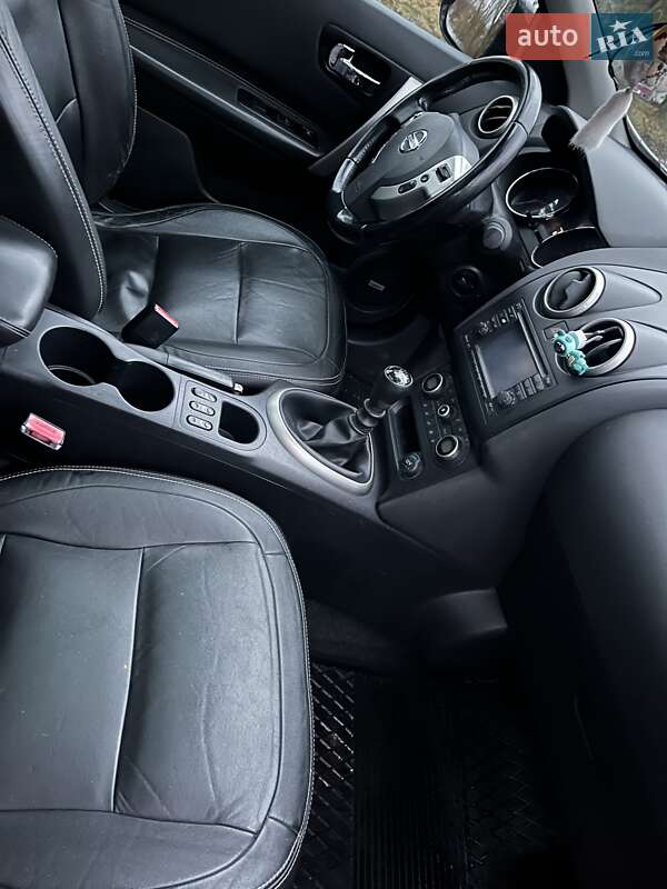 Внедорожник / Кроссовер Nissan Qashqai 2010 в Корце