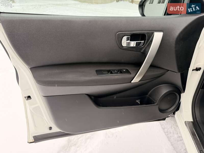 Внедорожник / Кроссовер Nissan Qashqai 2012 в Днепре