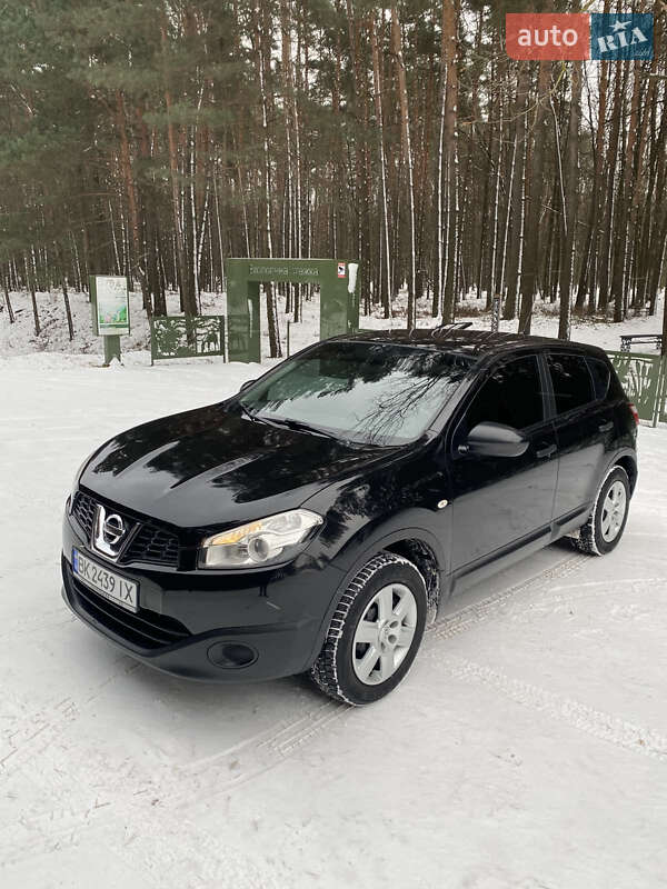 Внедорожник / Кроссовер Nissan Qashqai 2010 в Дубно