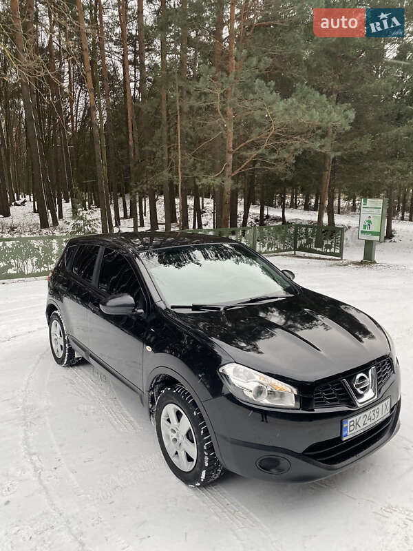 Внедорожник / Кроссовер Nissan Qashqai 2010 в Дубно