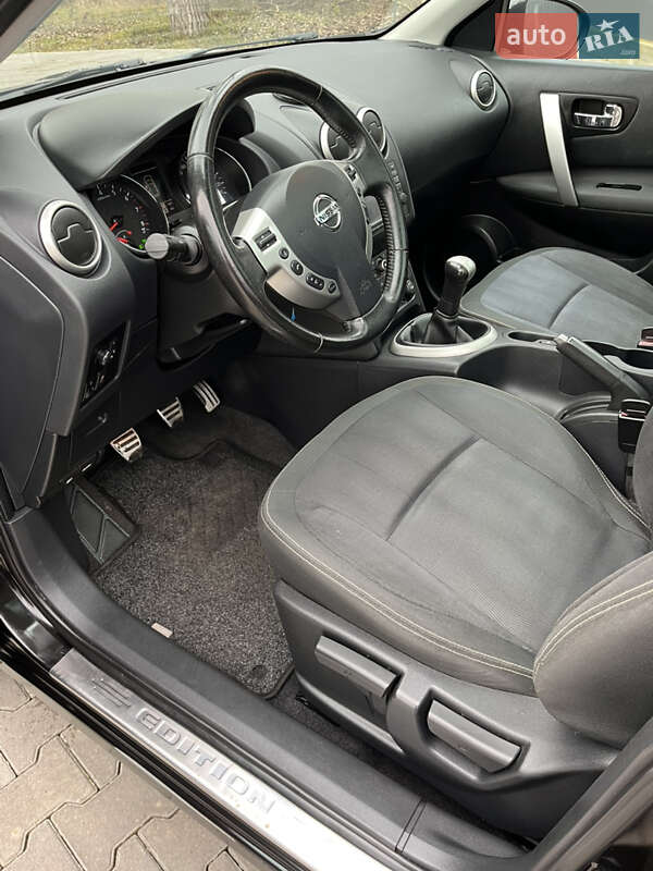 Внедорожник / Кроссовер Nissan Qashqai 2011 в Черновцах