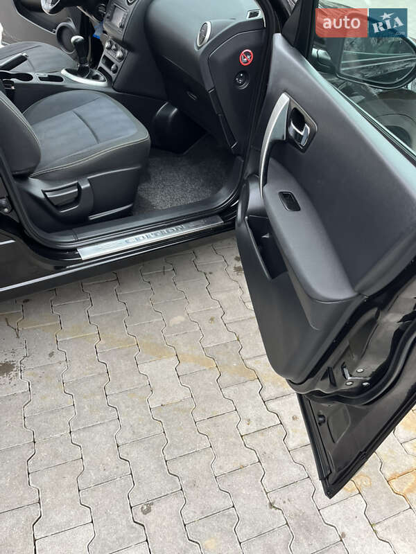 Внедорожник / Кроссовер Nissan Qashqai 2011 в Черновцах