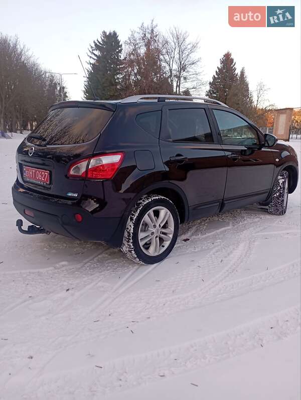 Внедорожник / Кроссовер Nissan Qashqai 2010 в Млинове