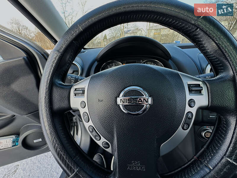 Внедорожник / Кроссовер Nissan Qashqai 2010 в Сваляве