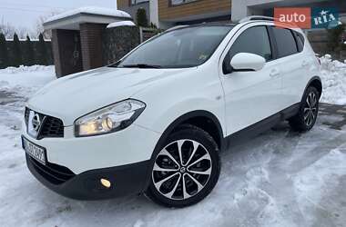 Внедорожник / Кроссовер Nissan Qashqai 2010 в Стрые