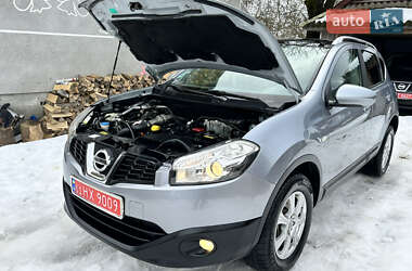 Позашляховик / Кросовер Nissan Qashqai 2011 в Косові