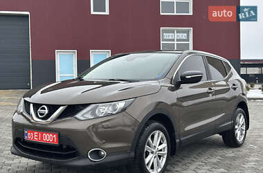 Позашляховик / Кросовер Nissan Qashqai 2015 в Дубні
