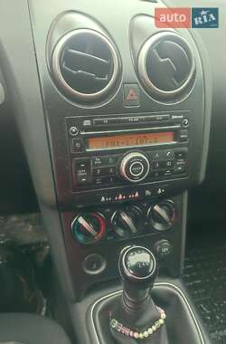 Позашляховик / Кросовер Nissan Qashqai 2009 в Ромнах