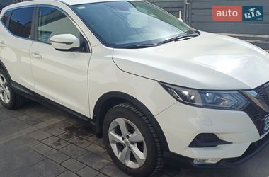 Позашляховик / Кросовер Nissan Qashqai 2017 в Львові