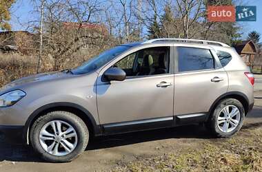 Позашляховик / Кросовер Nissan Qashqai 2010 в Звягелі