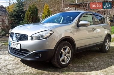 Позашляховик / Кросовер Nissan Qashqai 2010 в Львові
