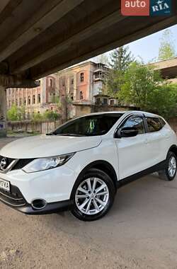 Позашляховик / Кросовер Nissan Qashqai 2017 в Мукачевому
