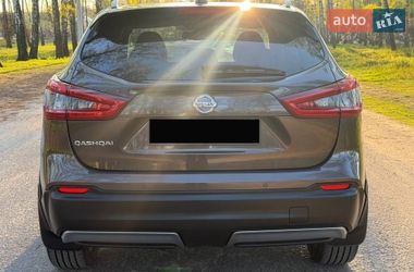 Позашляховик / Кросовер Nissan Qashqai 2017 в Охтирці