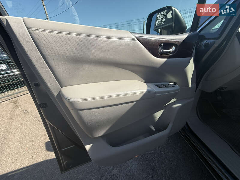 Минивэн Nissan Quest 2016 в Киеве