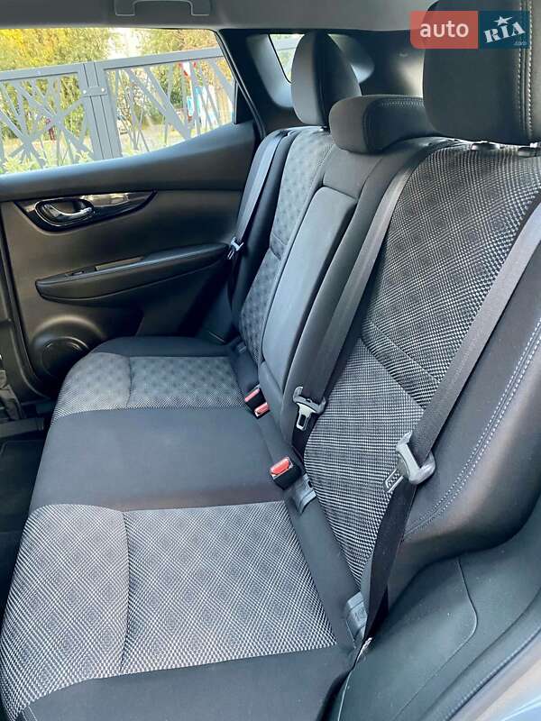 Внедорожник / Кроссовер Nissan Rogue Sport 2018 в Черкассах