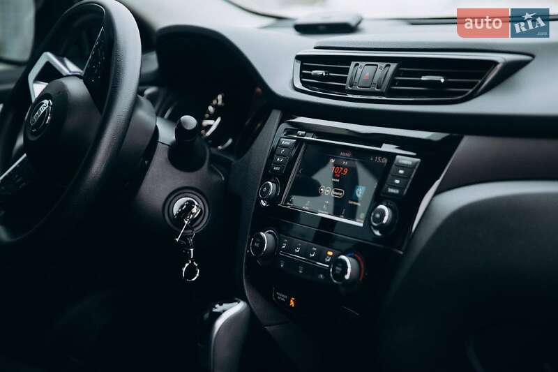 Позашляховик / Кросовер Nissan Rogue Sport 2018 в Києві