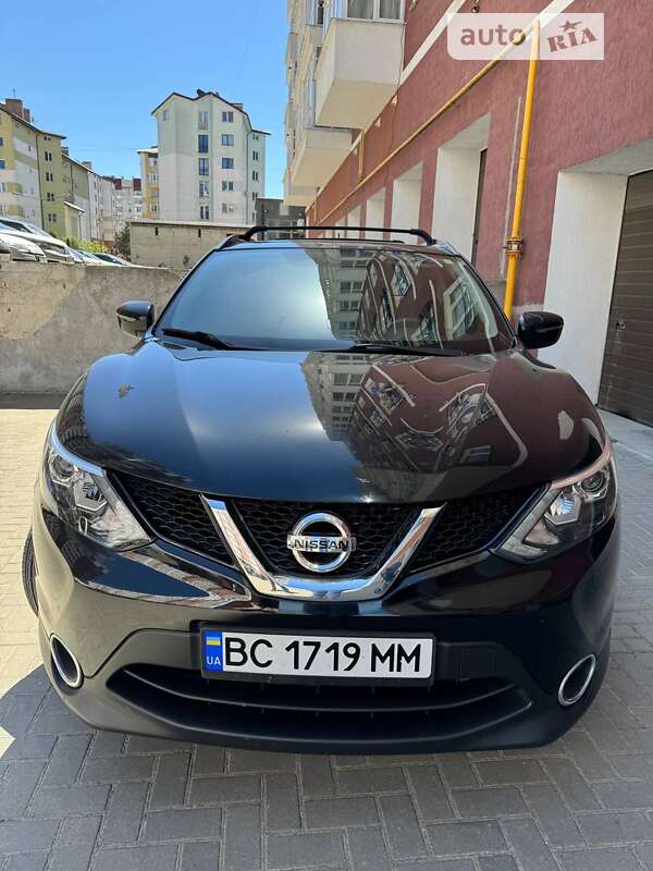 Внедорожник / Кроссовер Nissan Rogue Sport 2017 в Львове