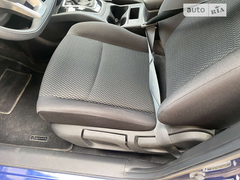 Внедорожник / Кроссовер Nissan Rogue Sport 2020 в Ивано-Франковске