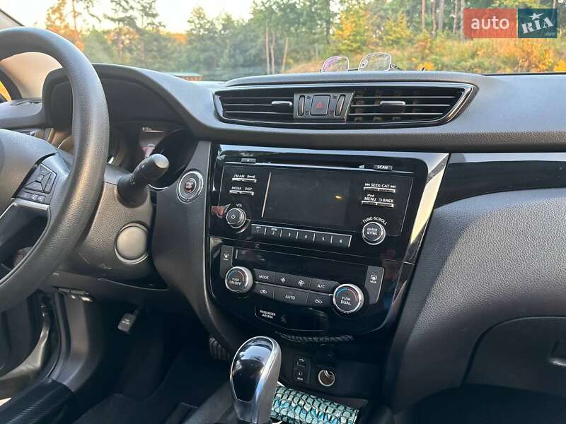 Внедорожник / Кроссовер Nissan Rogue Sport 2018 в Львове