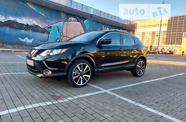 Внедорожник / Кроссовер Nissan Rogue Sport 2017 в Луцке