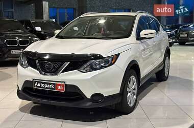 Позашляховик / Кросовер Nissan Rogue Sport 2018 в Одесі