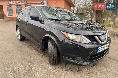 Позашляховик / Кросовер Nissan Rogue Sport 2018 в Івано-Франківську