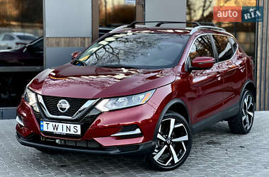 Позашляховик / Кросовер Nissan Rogue Sport 2020 в 