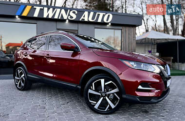 Позашляховик / Кросовер Nissan Rogue Sport 2020 в 