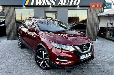 Позашляховик / Кросовер Nissan Rogue Sport 2020 в 