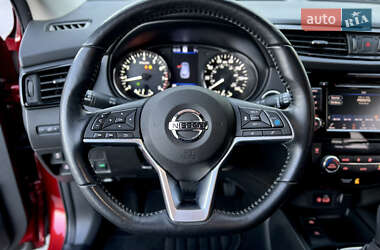 Позашляховик / Кросовер Nissan Rogue Sport 2020 в 