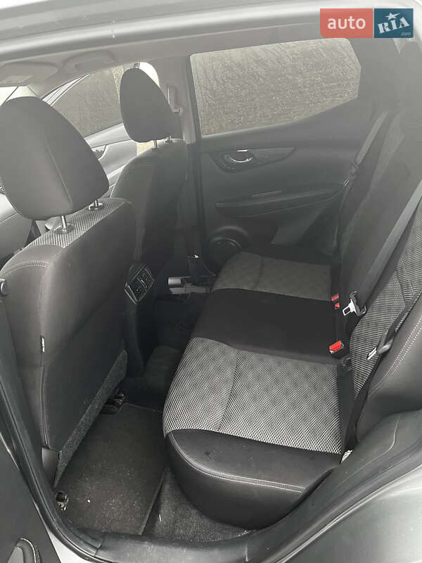 Внедорожник / Кроссовер Nissan Rogue Sport 2018 в Ромнах