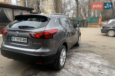 Внедорожник / Кроссовер Nissan Rogue Sport 2017 в 