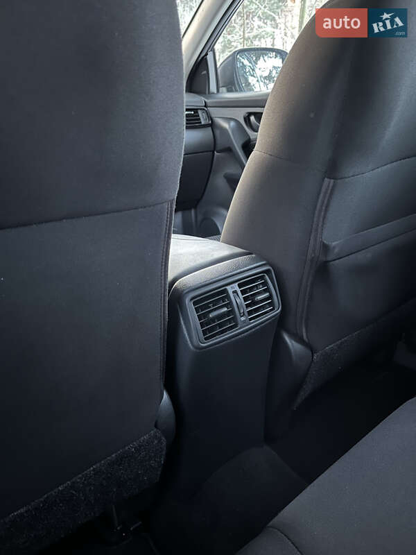 Позашляховик / Кросовер Nissan Rogue Sport 2020 в Києві