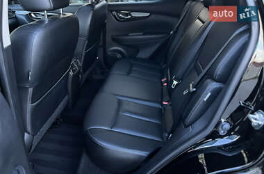 Позашляховик / Кросовер Nissan Rogue Sport 2022 в 