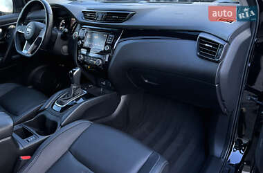 Позашляховик / Кросовер Nissan Rogue Sport 2022 в 