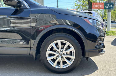 Позашляховик / Кросовер Nissan Rogue Sport 2020 в 