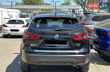 Позашляховик / Кросовер Nissan Rogue Sport 2020 в 