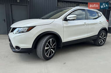 Внедорожник / Кроссовер Nissan Rogue Sport 2018 в 