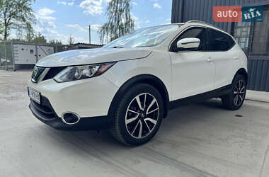 Внедорожник / Кроссовер Nissan Rogue Sport 2018 в 